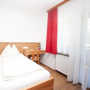Standard Single Room with Mountain View