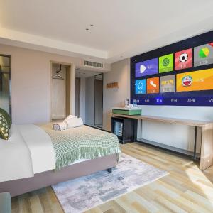 Standard Queen Room