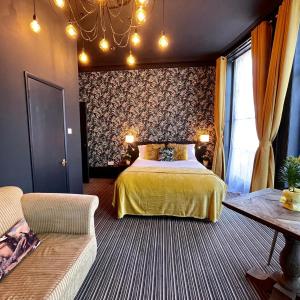Suite with Balcony