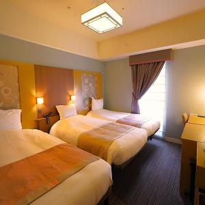 Twin Room with 1 Extra Bed - Non-Smoking