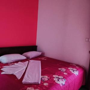 Deluxe Room (2 Adults + 1 Child)