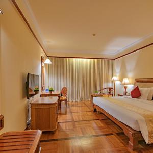 Deluxe Double City View - Free 15minutes foot massage