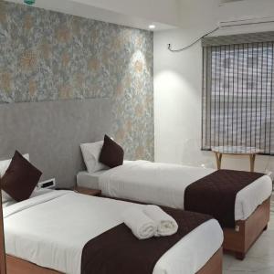 Deluxe Double Room (2 Adults + 1 Child)