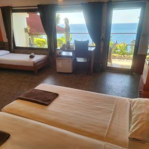 Deluxe Triple Room with Sea View