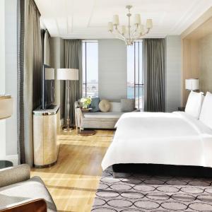 Deluxe Executive Suite