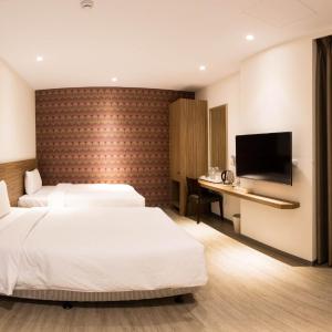 Double Room (1 - 2 Adults)