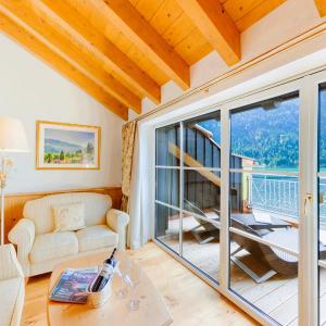 Suite with Lake View