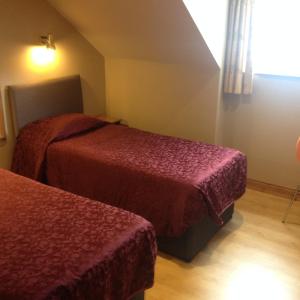 Twin Room with Private Bathroom