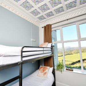4 Bed Private Room Shared Bathroom