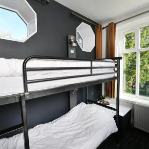5 Bed Double Private Room Shared Bathroom