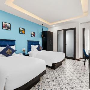 Superior Twin Room with City View