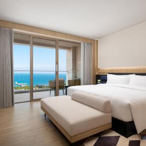 One-Bedroom Suite with Ocean View