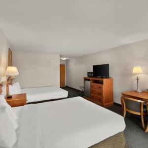 Standard Queen Room with Two Queen Beds
