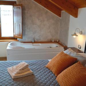 Double Room with Spa Bath