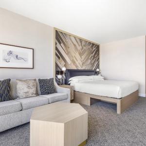 King Studio with Sofa Bed