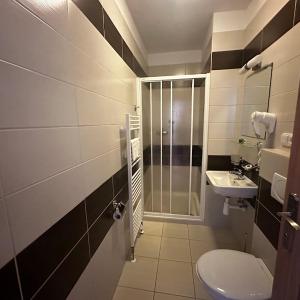 Twin Room with Bathroom