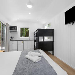 2 Bedroom Villa - Queen, single + bunk - Kitchenette