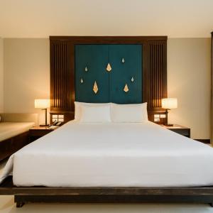 King Room with Pool View