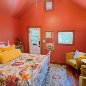 Queen Suite with Spa Bath