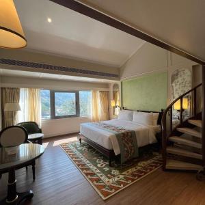 Family Room - Valley View