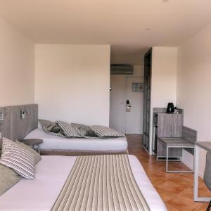Triple Room with Pool View
