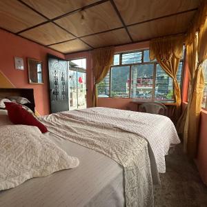 Standard Single Room with Mountain View