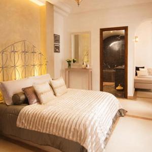 Deluxe Jasmine Suite
