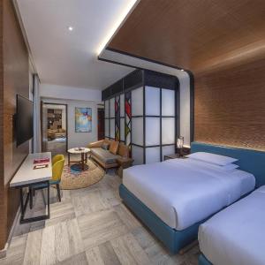 Junior Twin Suite with Courtyard View