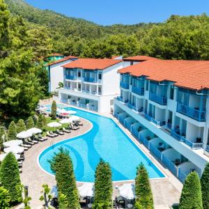 Club Family Suite Swim-up Sharing Pool