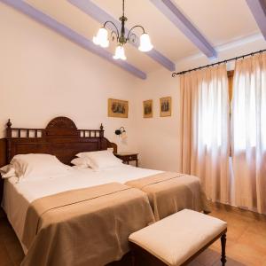 One-Bedroom Apartment with Balcony