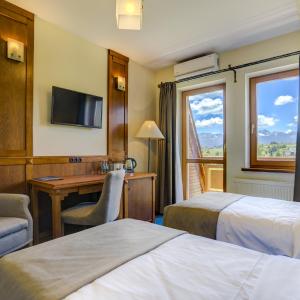 Double or Twin Room with Mountain View