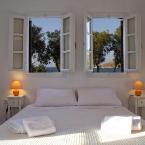 Studio with Sea View (2 Adults)