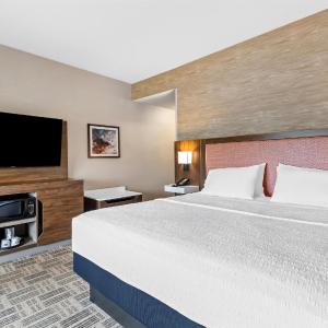 King Room with King Bed - Non-Smoking