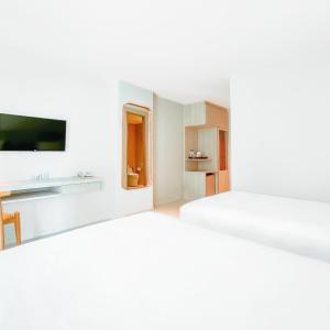 Deluxe Twin Room with Sea View