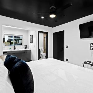 Deluxe King Studio