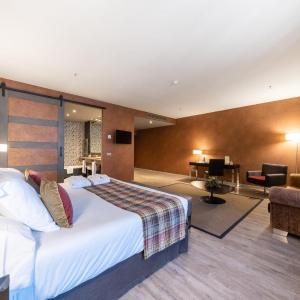 Cloister Junior Suite