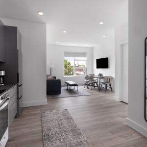 Two-Bedroom Apartment - Non-Smoking