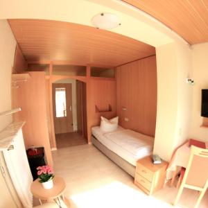Single Room with Balcony or Terrace