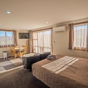 One-Bedroom Suite with Spa Bath