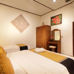 Two-Bedroom Suite with Kitchen