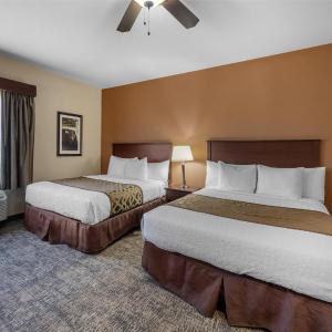 Queen Room with Two Queen Beds and Kitchenette
