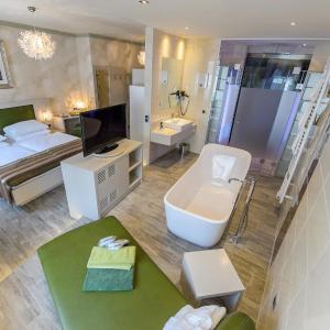 Luxury Suite with Infrared Cabin 