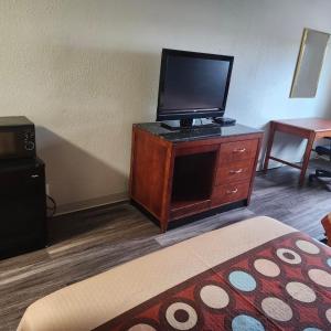 Single Room with Private Bathroom