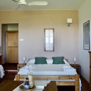Studio Apartment (2 Adults)