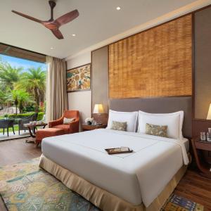 Luxury Room Courtyard View with Sit Out - King Bed