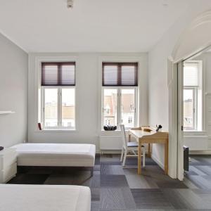 Studio Apartment with One Double Bed