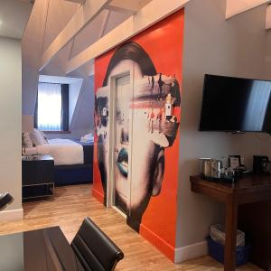 Deluxe Queen Suite