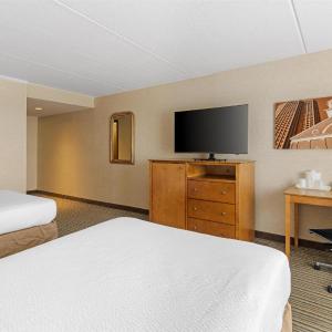 Deluxe Double Room with Two Double Beds - Non-Smoking