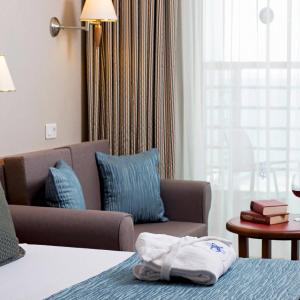 Basic Single Room - Side Sea View