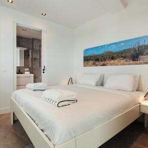 Three-Bedroom Apartment with Sea View
